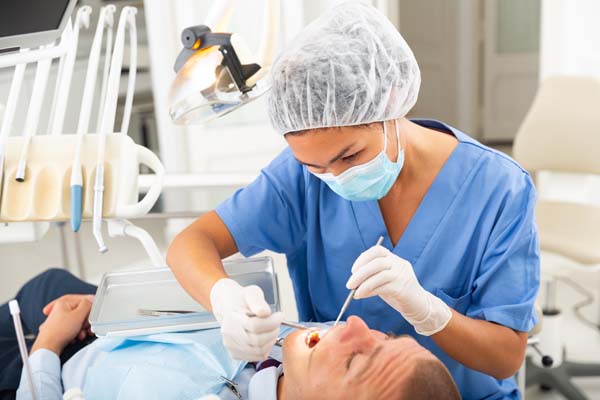 How A Cosmetic Dentist Can Enhance Your Smile